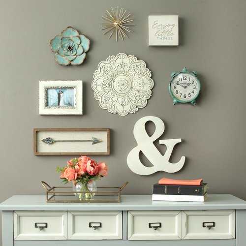 Small White Medallion Distressed Metal Wall Decor